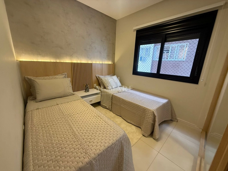 Apartamento três dormitorios sendo uma suíte mobiliado e decorado com vaga de garagem : 8ª foto da galeria de imagens do imóvel