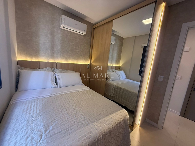 Apartamento três dormitorios sendo uma suíte mobiliado e decorado com vaga de garagem : 2ª foto da galeria de imagens do imóvel