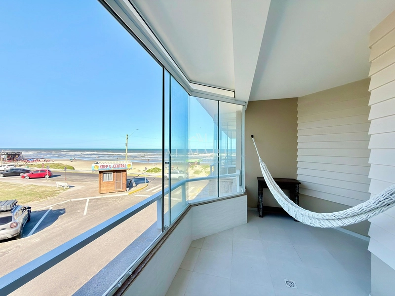 Sobrado pé na areia a venda: 9ª foto da galeria de imagens do imóvel