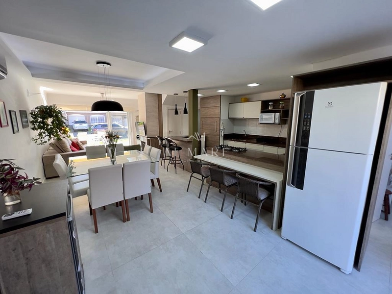 Casa Sobrado com três dormitórios mobiliada : 11ª foto da galeria de imagens do imóvel