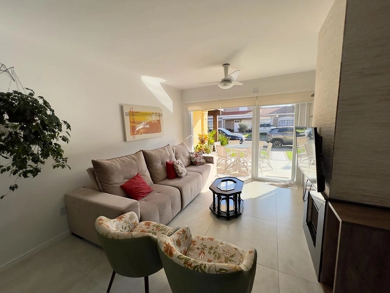 Casa Sobrado com três dormitórios mobiliada : 8ª foto da galeria de imagens do imóvel