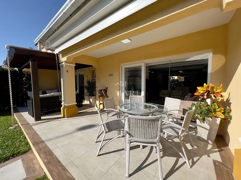 Casa Sobrado com três dormitórios mobiliada : 2ª foto da galeria de imagens do imóvel