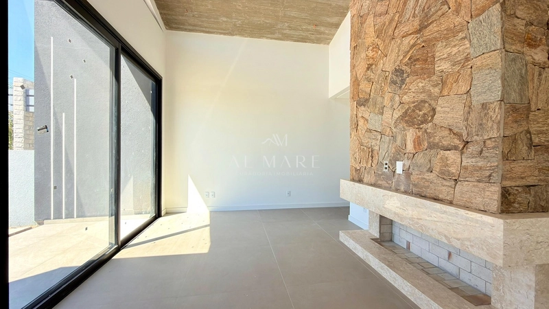 Casa ampla com piscina duas quadras do mar: 10ª foto da galeria de imagens do imóvel