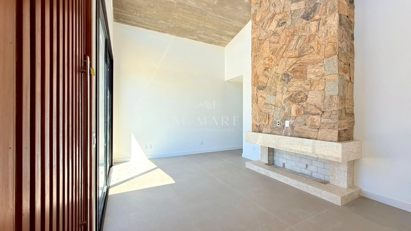 Casa ampla com piscina duas quadras do mar: 12ª foto da galeria de imagens do imóvel