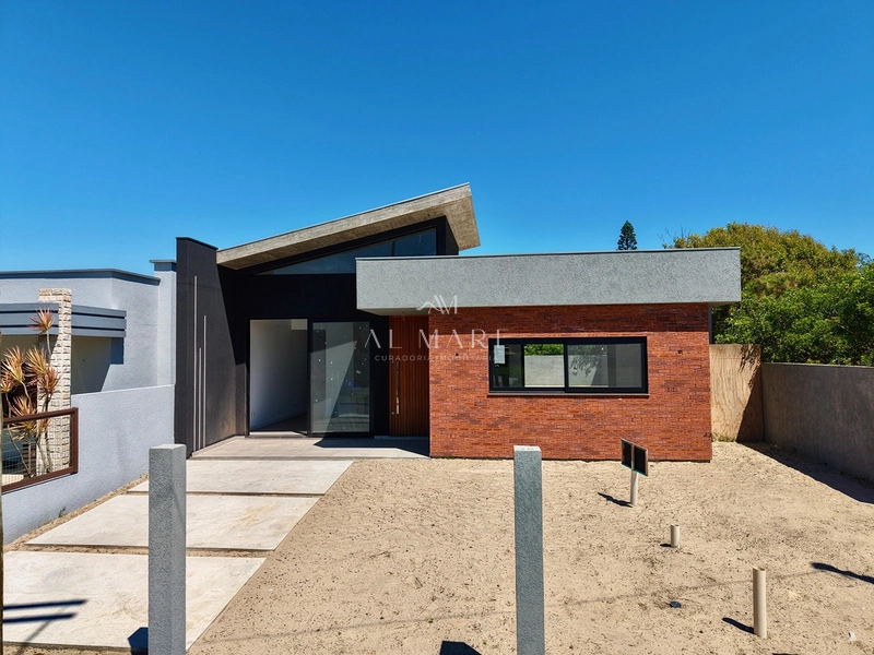 Casa ampla com piscina duas quadras do mar: 17ª foto da galeria de imagens do imóvel