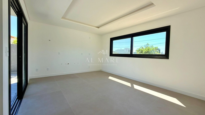 Casa ampla com piscina duas quadras do mar: 18ª foto da galeria de imagens do imóvel