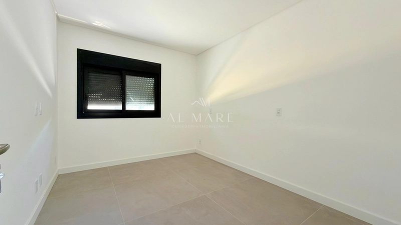 Casa ampla com piscina duas quadras do mar: 11ª foto da galeria de imagens do imóvel