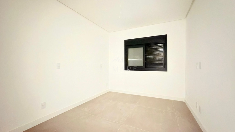 Casa ampla com piscina duas quadras do mar: 8ª foto da galeria de imagens do imóvel