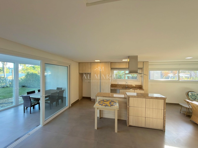 Casa em Condomínio beira lago : 32ª foto da galeria de imagens do imóvel