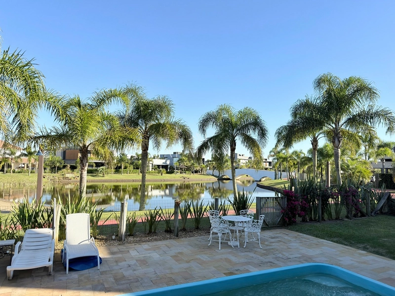 Casa em Condomínio beira lago : 19ª foto da galeria de imagens do imóvel