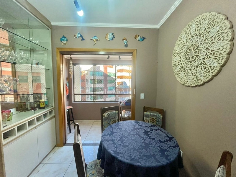 Apartamento de dois dormitórios com sacada de frente vaga de garagem e infra no prédio: 10ª foto da galeria de imagens do imóvel