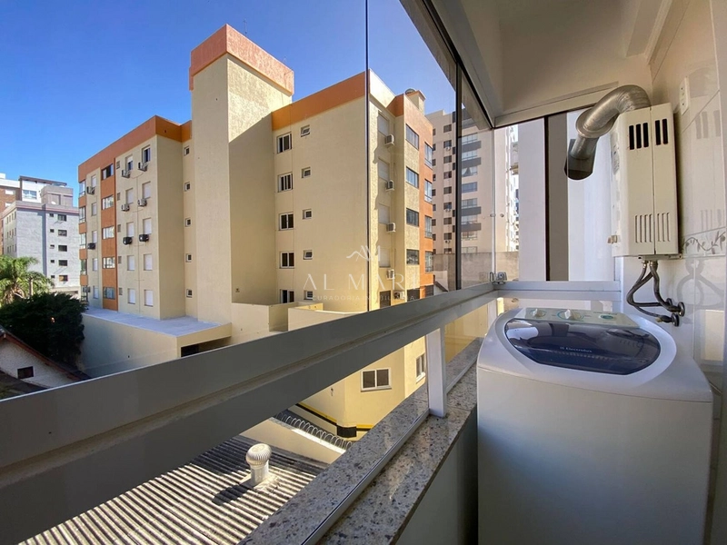 apartamento dois dormitórios com vaga de garagem apenas duas quadras do centro : 2ª foto da galeria de imagens do imóvel