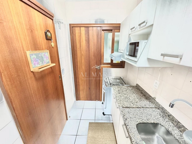 apartamento apenas uma quadra do mar com sacada mobiliado : 15ª foto da galeria de imagens do imóvel