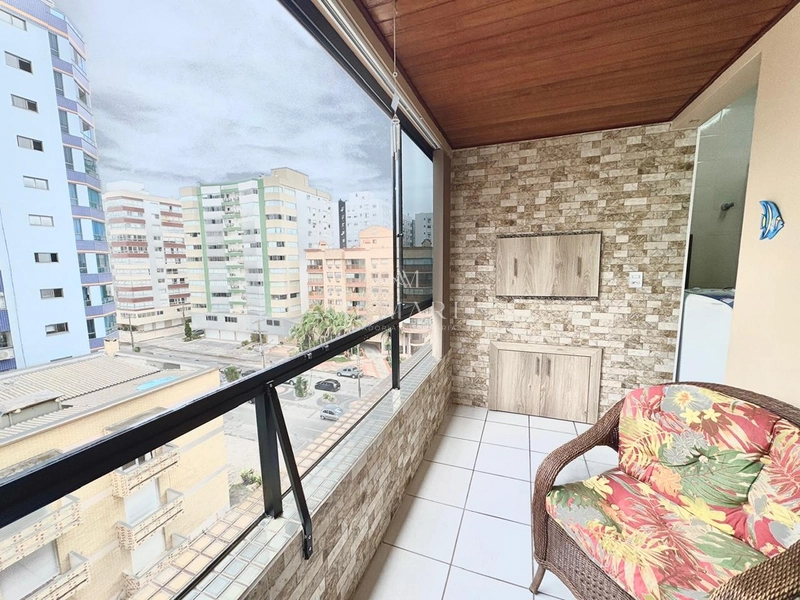 apartamento apenas uma quadra do mar com sacada mobiliado : 16ª foto da galeria de imagens do imóvel