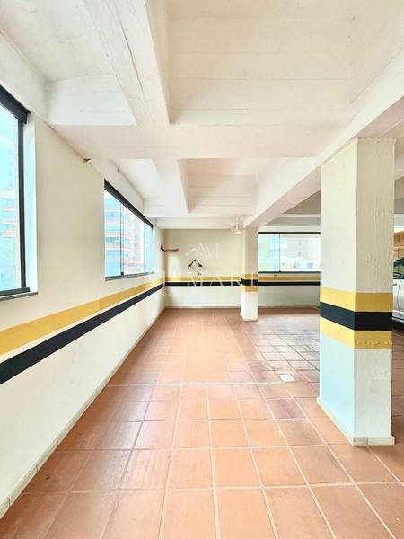 apartamento apenas uma quadra do mar com sacada mobiliado : 23ª foto da galeria de imagens do imóvel