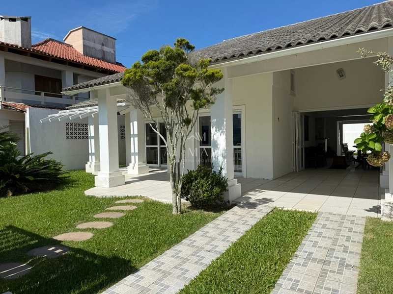 Casa bairro com três dormitórios sendo uma suíte, mobiliado e vaga de garagem : 3ª foto da galeria de imagens do imóvel