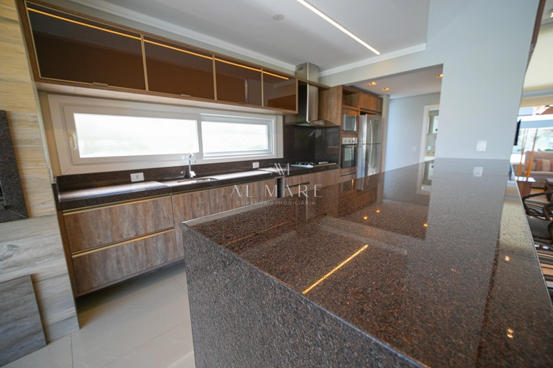 Casa em condomínio beira lago: 42ª foto da galeria de imagens do imóvel