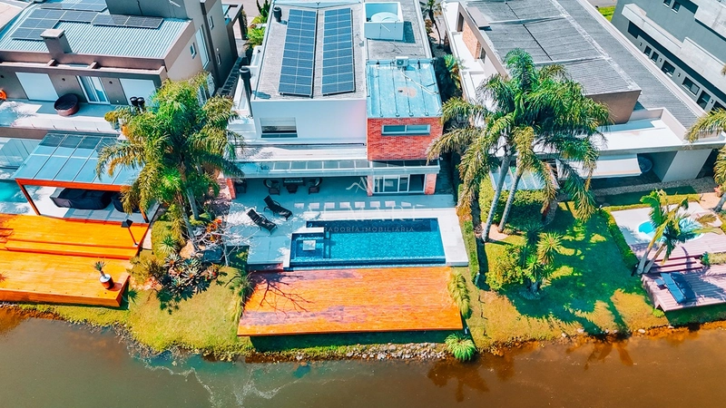 Casa em condomínio beira lago: 6ª foto da galeria de imagens do imóvel