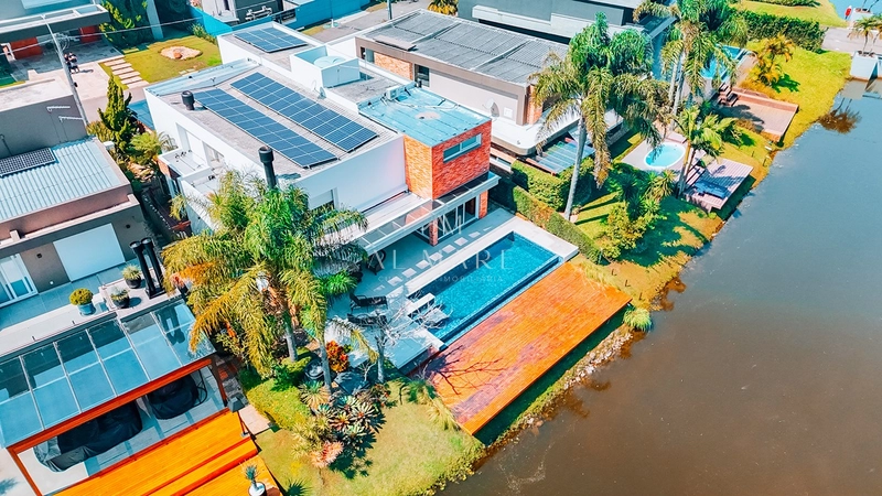 Casa em condomínio beira lago: 8ª foto da galeria de imagens do imóvel