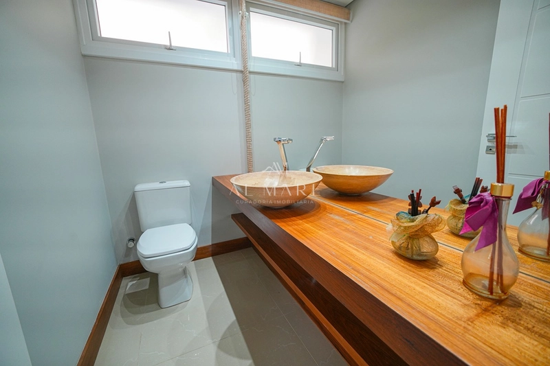 Casa em condomínio beira lago: 26ª foto da galeria de imagens do imóvel