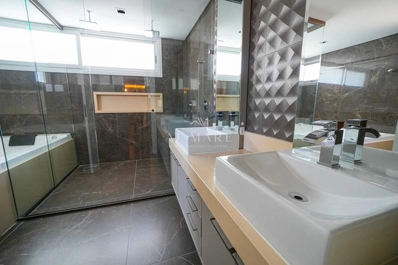 Casa em condomínio beira lago: 66ª foto da galeria de imagens do imóvel