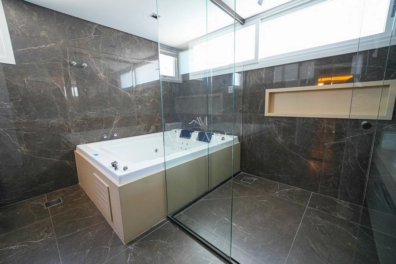 Casa em condomínio beira lago: 67ª foto da galeria de imagens do imóvel