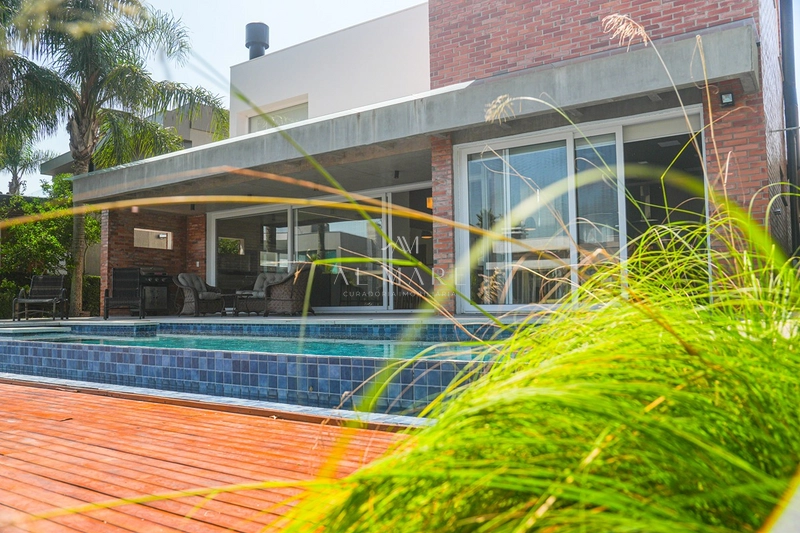 Casa em condomínio beira lago: 49ª foto da galeria de imagens do imóvel