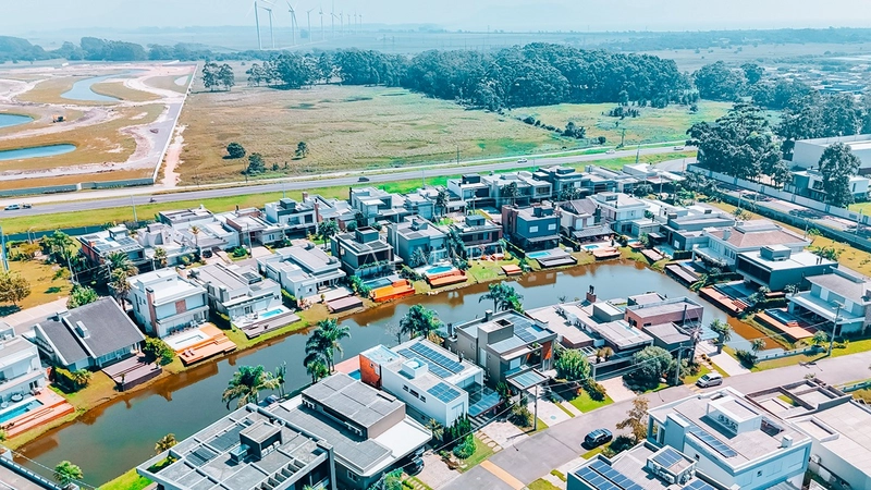 Casa em condomínio beira lago: 14ª foto da galeria de imagens do imóvel