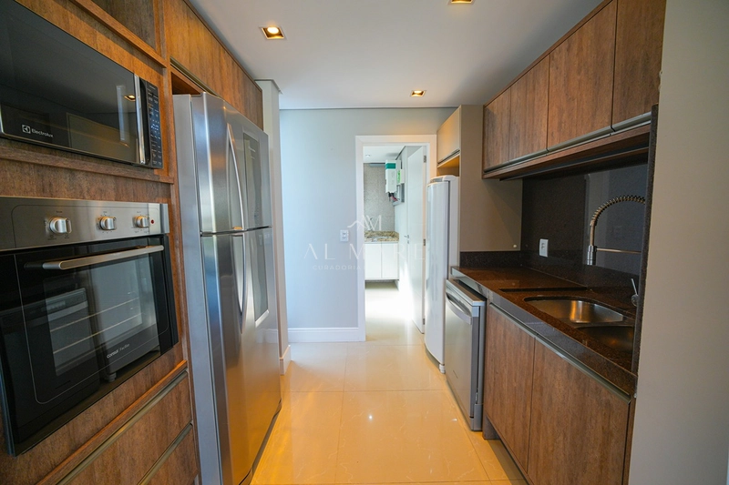 Casa em condomínio beira lago: 41ª foto da galeria de imagens do imóvel