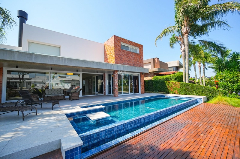 Casa em condomínio beira lago: 18ª foto da galeria de imagens do imóvel