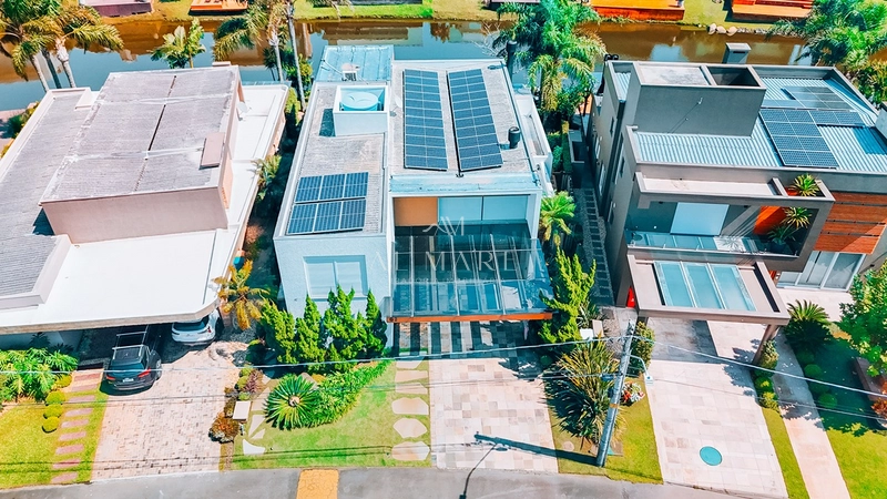 Casa em condomínio beira lago: 3ª foto da galeria de imagens do imóvel