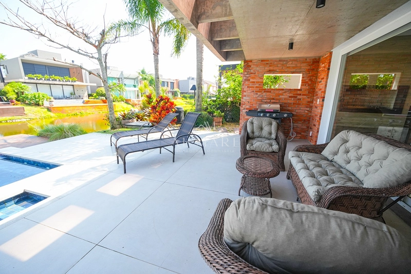 Casa em condomínio beira lago: 19ª foto da galeria de imagens do imóvel