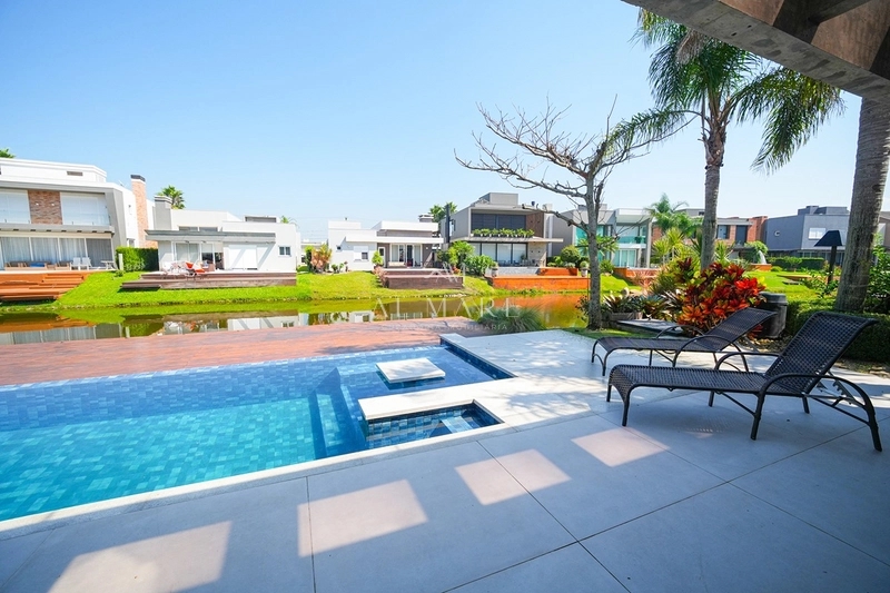 Casa em condomínio beira lago: 20ª foto da galeria de imagens do imóvel