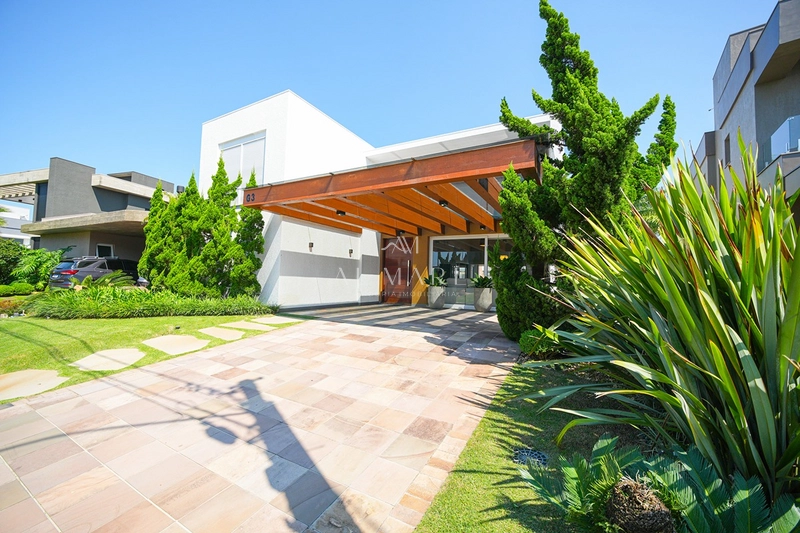 Casa em condomínio beira lago: 34ª foto da galeria de imagens do imóvel