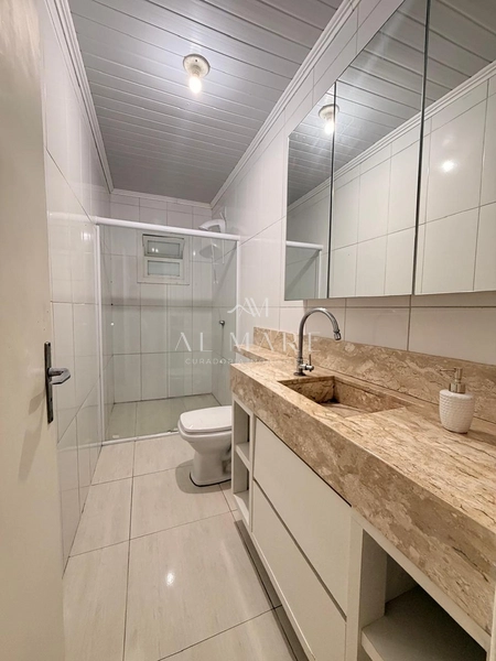 Casa Bairro com cinco dormitórios, mobiliada e com três vagas de garagem: 26ª foto da galeria de imagens do imóvel