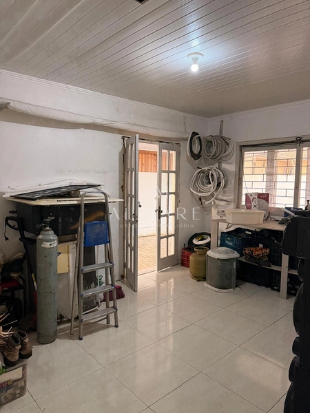 Casa Bairro com cinco dormitórios, mobiliada e com três vagas de garagem: 27ª foto da galeria de imagens do imóvel