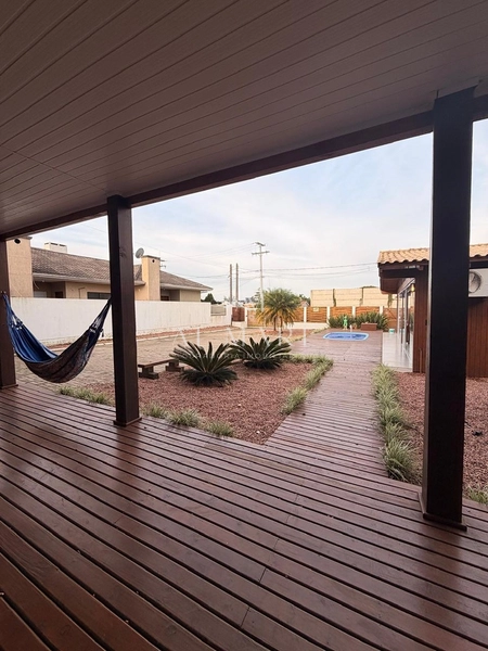 Casa Bairro com cinco dormitórios, mobiliada e com três vagas de garagem: 17ª foto da galeria de imagens do imóvel