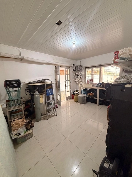 Casa Bairro com cinco dormitórios, mobiliada e com três vagas de garagem: 25ª foto da galeria de imagens do imóvel