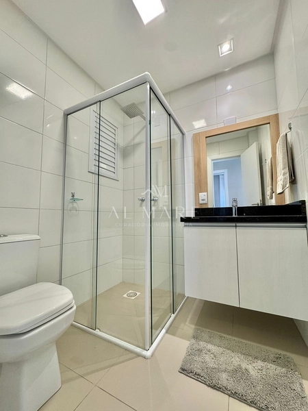 Apartamento de frente para praça: 2ª foto da galeria de imagens do imóvel