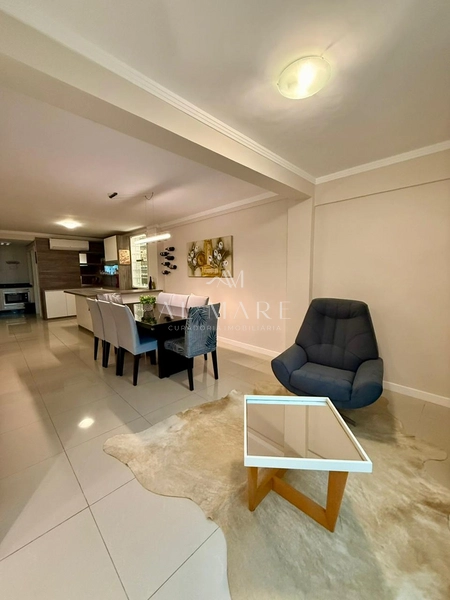 Apartamento gigantesco com três dormitórios e duas vagas de garagem e terraço coberto: 4ª foto da galeria de imagens do imóvel