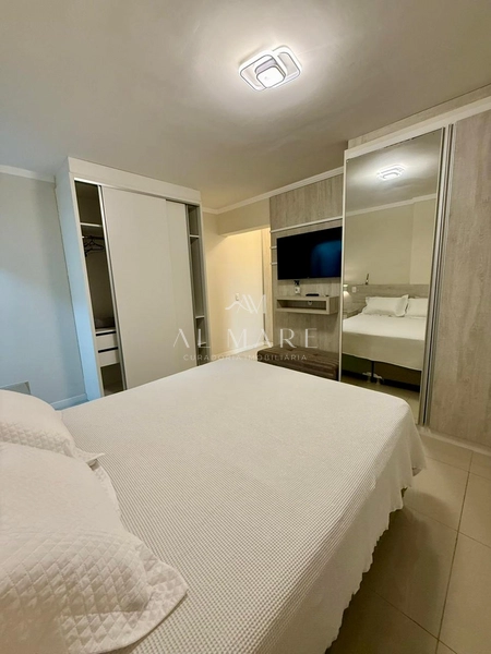 Apartamento gigantesco com três dormitórios e duas vagas de garagem e terraço coberto: 32ª foto da galeria de imagens do imóvel