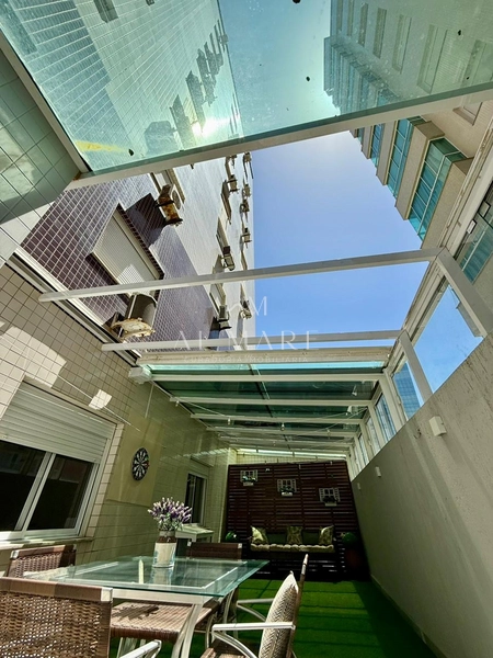 Apartamento gigantesco com três dormitórios e duas vagas de garagem e terraço coberto: 27ª foto da galeria de imagens do imóvel