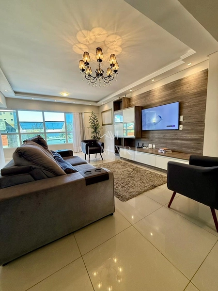 Apartamento gigantesco com três dormitórios e duas vagas de garagem e terraço coberto: 24ª foto da galeria de imagens do imóvel