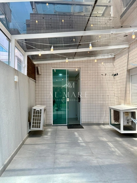 Apartamento gigantesco com três dormitórios e duas vagas de garagem e terraço coberto: 31ª foto da galeria de imagens do imóvel
