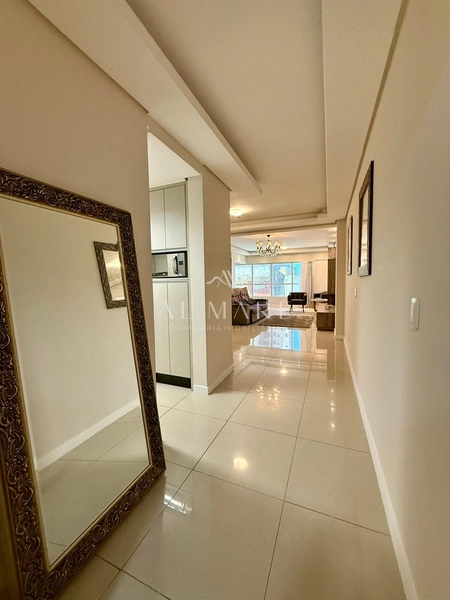 Apartamento gigantesco com três dormitórios e duas vagas de garagem e terraço coberto: 20ª foto da galeria de imagens do imóvel