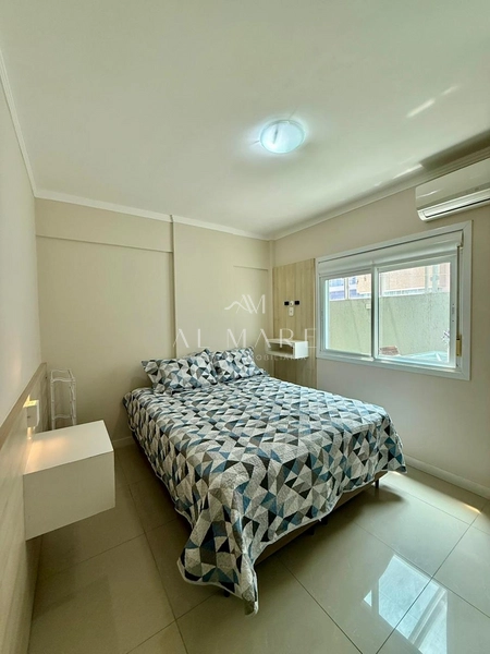 Apartamento gigantesco com três dormitórios e duas vagas de garagem e terraço coberto: 2ª foto da galeria de imagens do imóvel