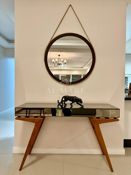 Apartamento gigantesco com três dormitórios e duas vagas de garagem e terraço coberto: 33ª foto da galeria de imagens do imóvel