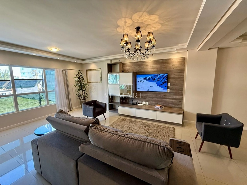 Apartamento gigantesco com três dormitórios e duas vagas de garagem e terraço coberto: 26ª foto da galeria de imagens do imóvel
