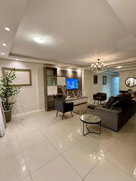 Apartamento gigantesco com três dormitórios e duas vagas de garagem e terraço coberto: 21ª foto da galeria de imagens do imóvel