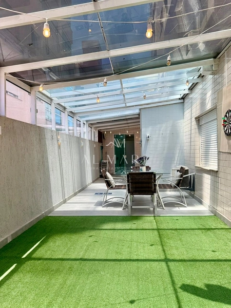 Apartamento gigantesco com três dormitórios e duas vagas de garagem e terraço coberto: 13ª foto da galeria de imagens do imóvel